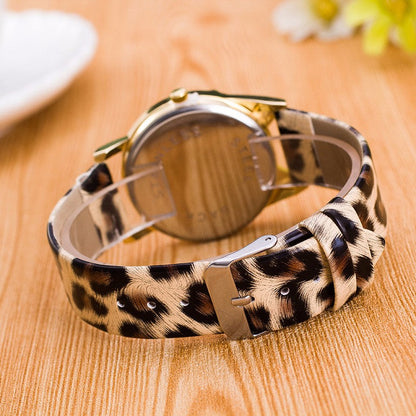 Chic Cat Glasses Watch - Leather Strap & Stainless Steel Charm-Cat-themed Wristwatch-3-Colydia