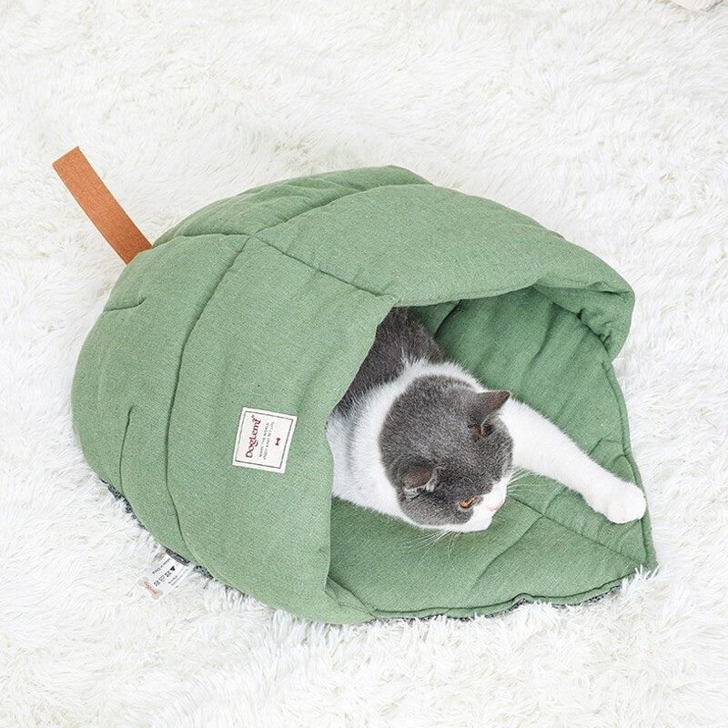 Leaf-Shaped Cozy Cat Niche Bed with Hood - Green Cotton Comfort-Cat Bed-5-Colydia