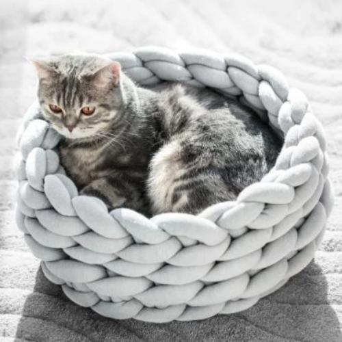 Luxurious Knitted Pet Bed - Soft 100% Cotton, 40cm Diameter-Pet Bed-1-Colydia