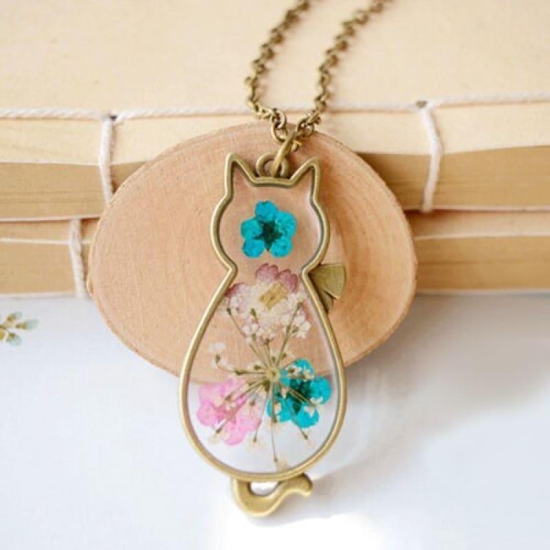 Charming Cat Silhouette Glass Pendant with Floral Details-Cat Silhouette Glass Pendant-8-Colydia