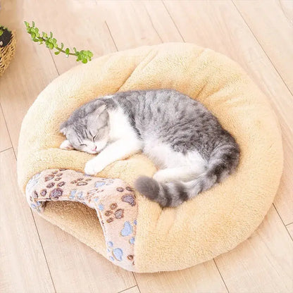 Cozy Cat Sleeping Bag: Warm, Secure, All-Season Feline Nest-Cat Sleeping Bag-2-Colydia